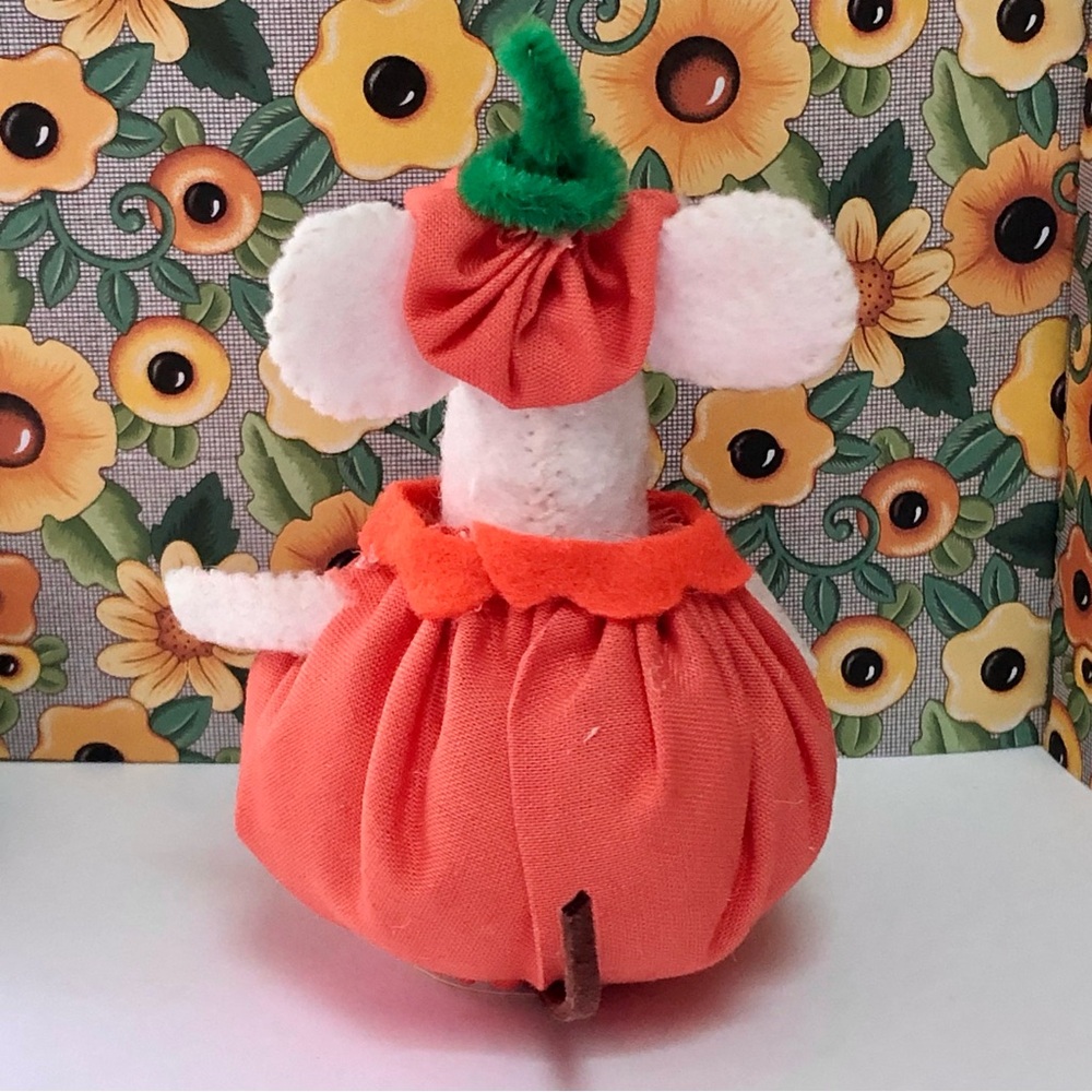 Pumpkin Costume Felt mouse Art Doll Halloween charcuterie cake topper - Picture 6 of 10